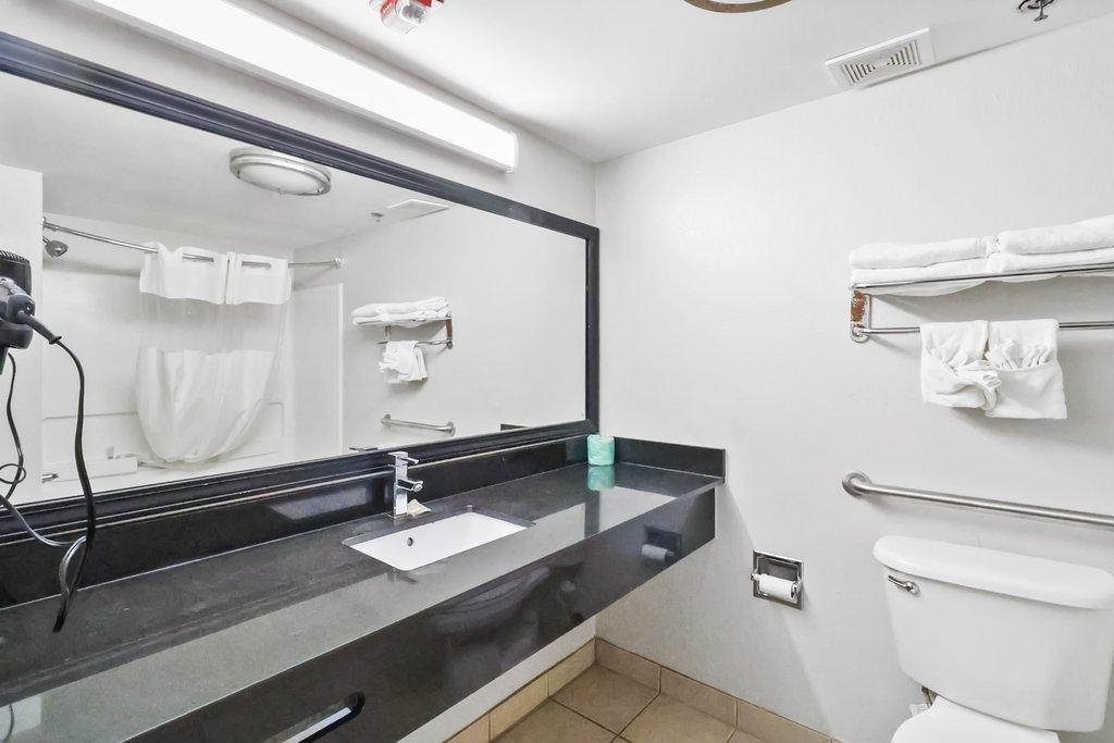 Red Roof Inn & Suites Fayetteville-Fort Bragg Dış mekan fotoğraf
