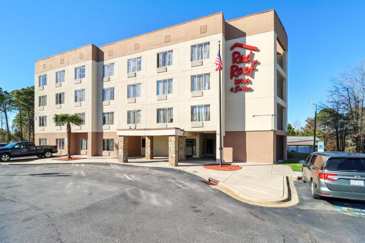 Red Roof Inn & Suites Fayetteville-Fort Bragg Dış mekan fotoğraf