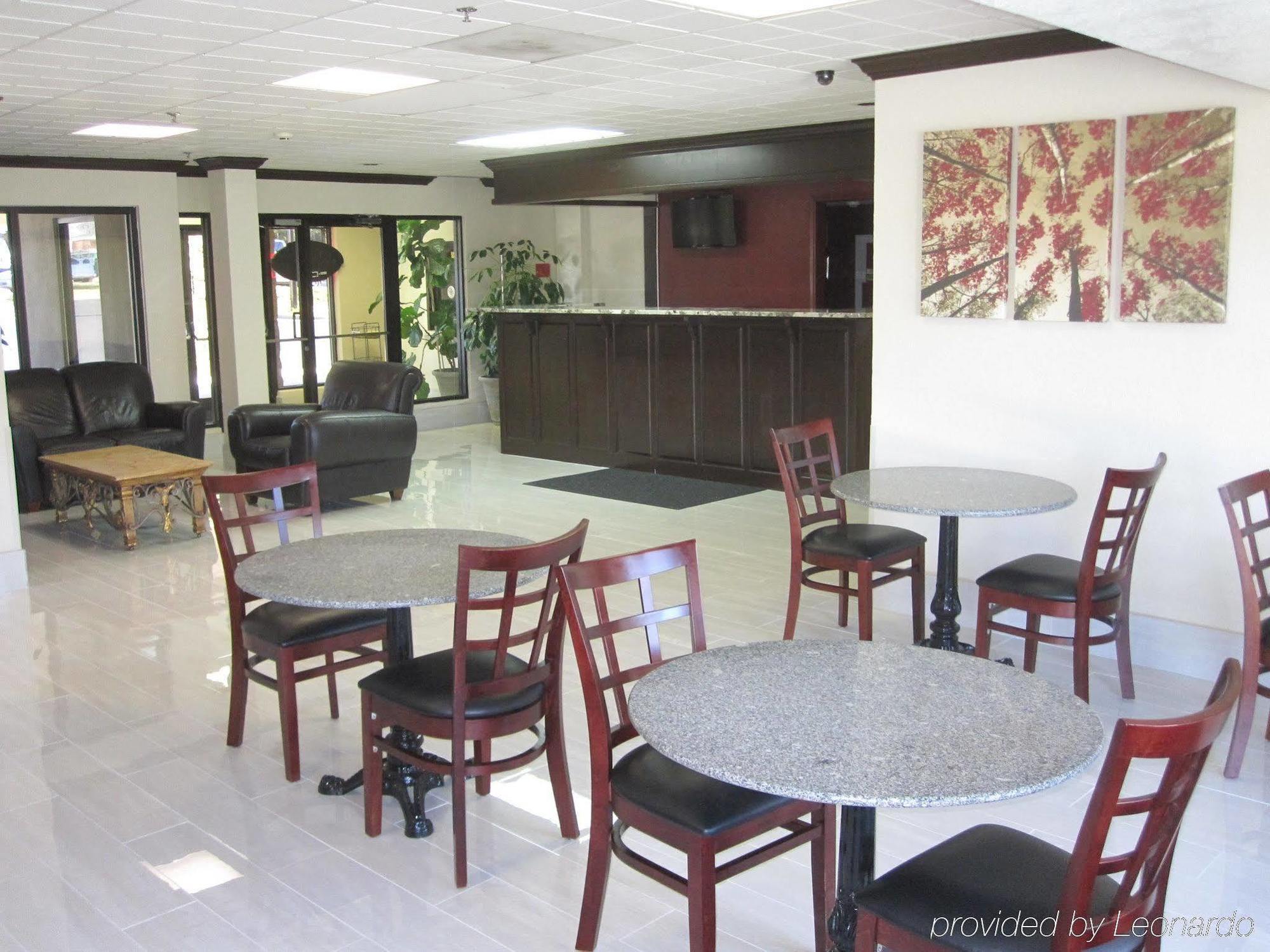 Red Roof Inn & Suites Fayetteville-Fort Bragg Dış mekan fotoğraf