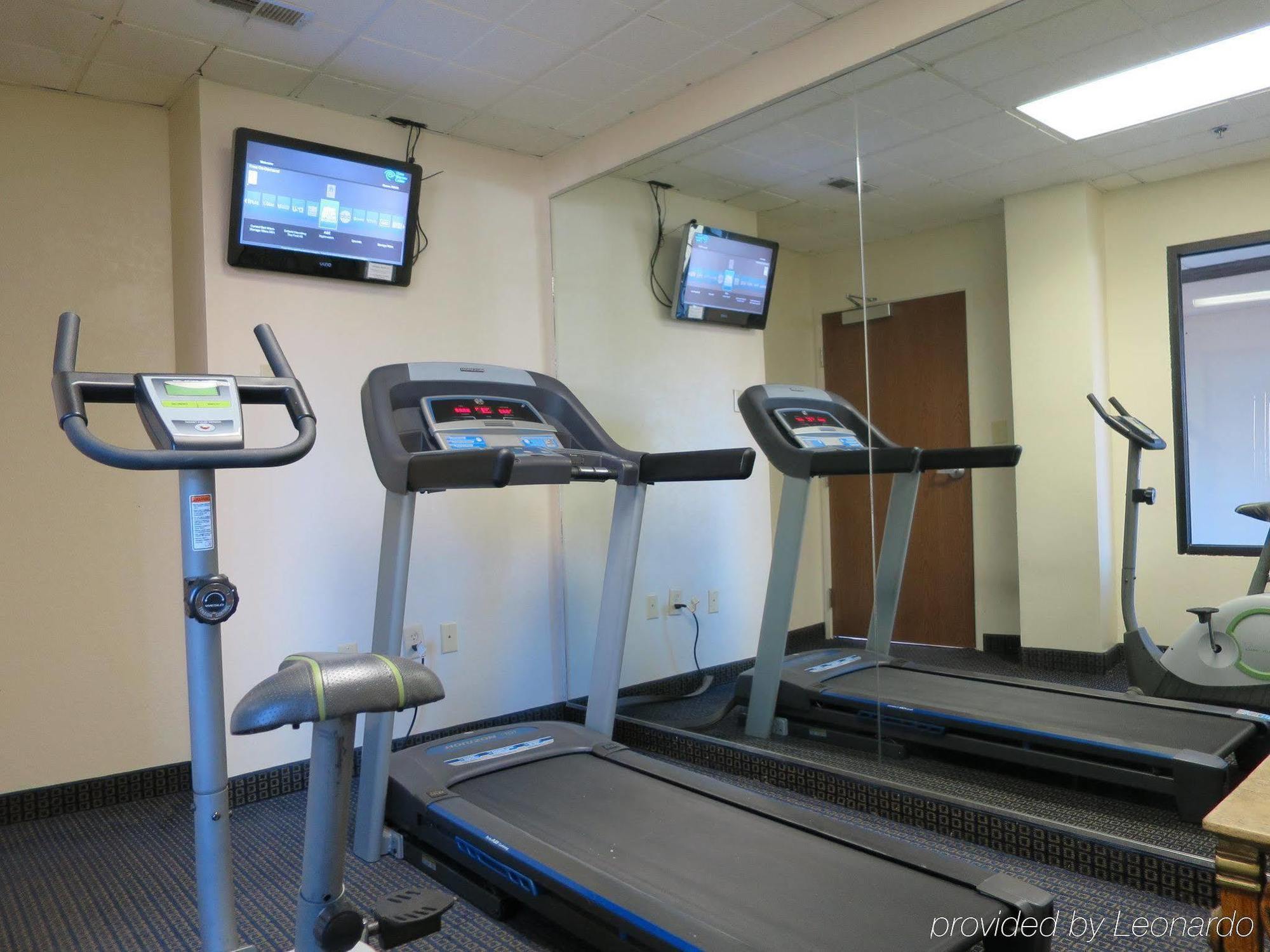 Red Roof Inn & Suites Fayetteville-Fort Bragg Dış mekan fotoğraf