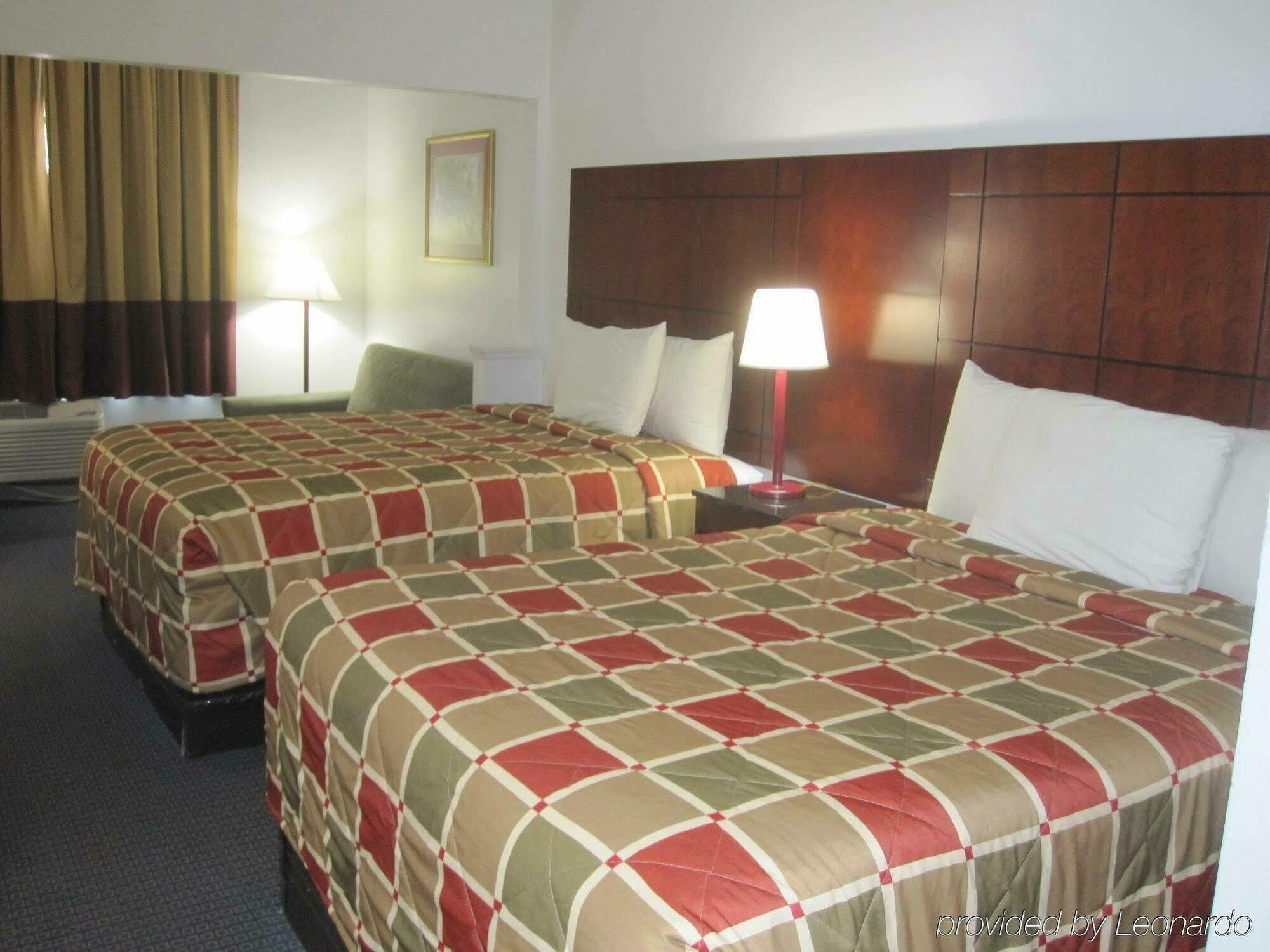 Red Roof Inn & Suites Fayetteville-Fort Bragg Dış mekan fotoğraf